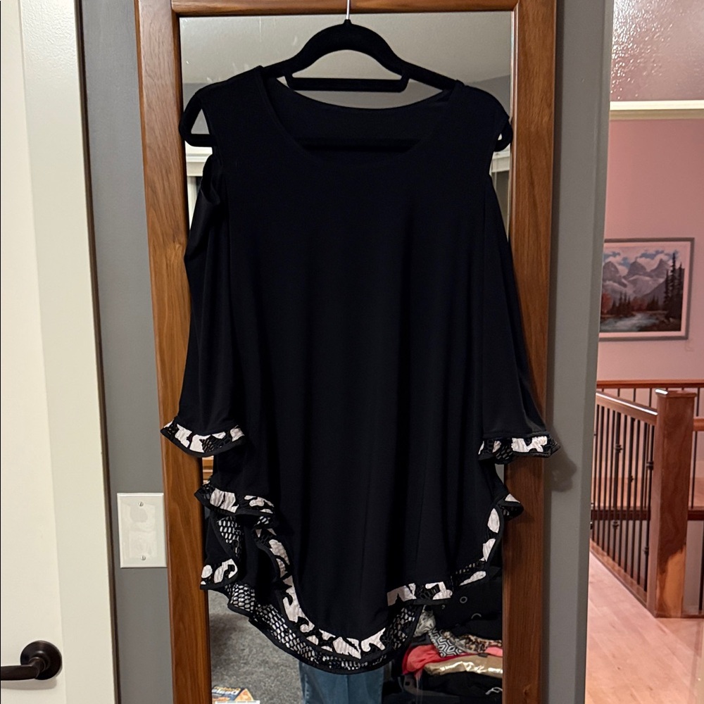 Elegant Black Women's Top with Ruffle Details